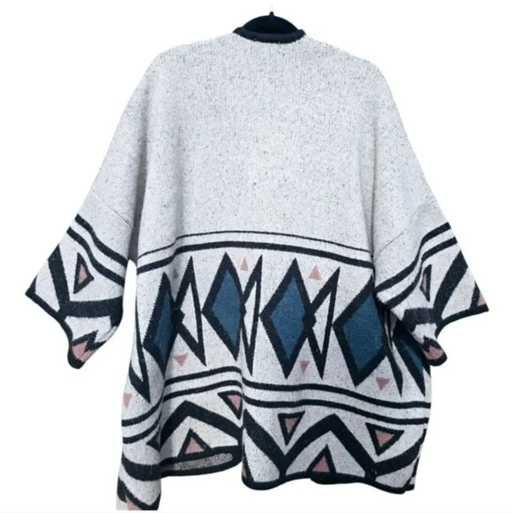 Parfois Women's European‎ Knit Ethnic Pattern Poncho Cardigan One Size Fits All